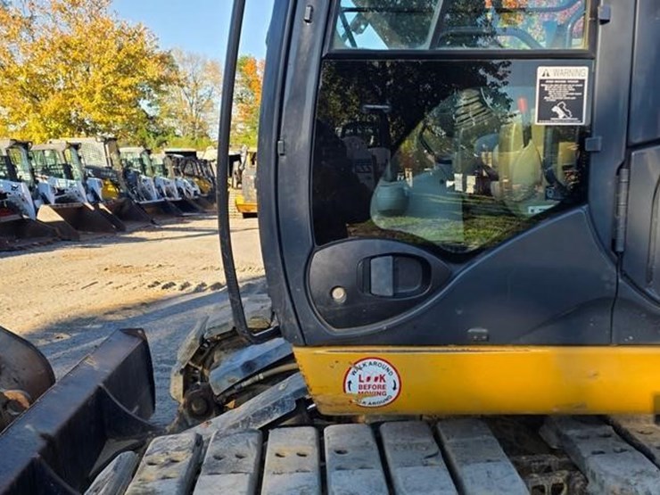 2015-deere-135g-image-34