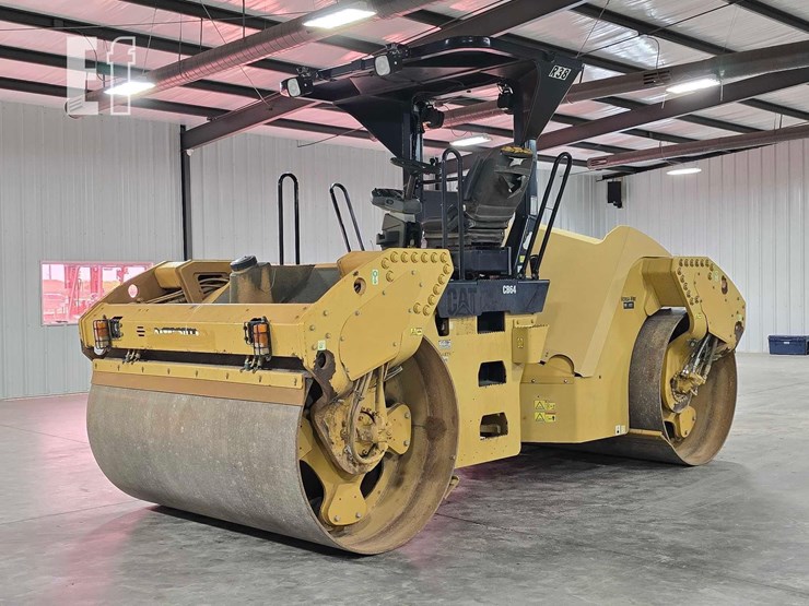 2009-caterpillar-cb64-image-1
