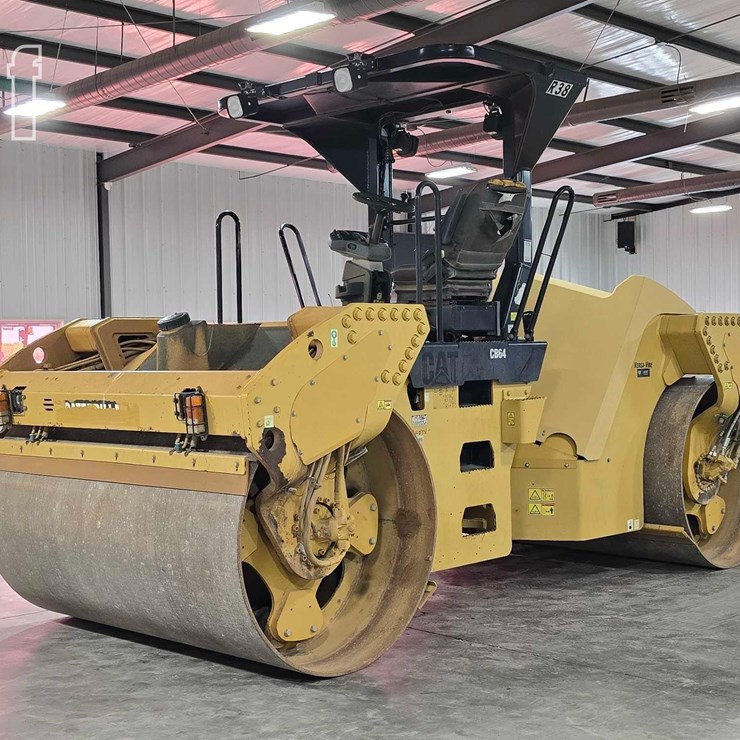 2009 CATERPILLAR CB64