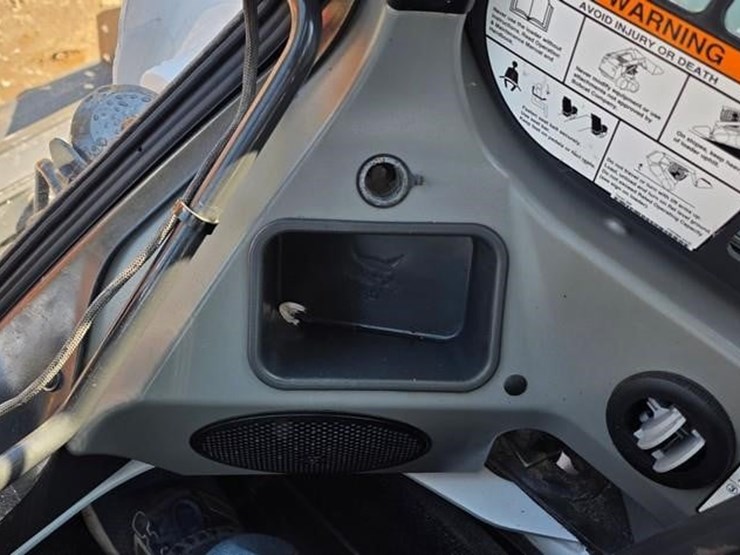 2016-bobcat-s650-image-49
