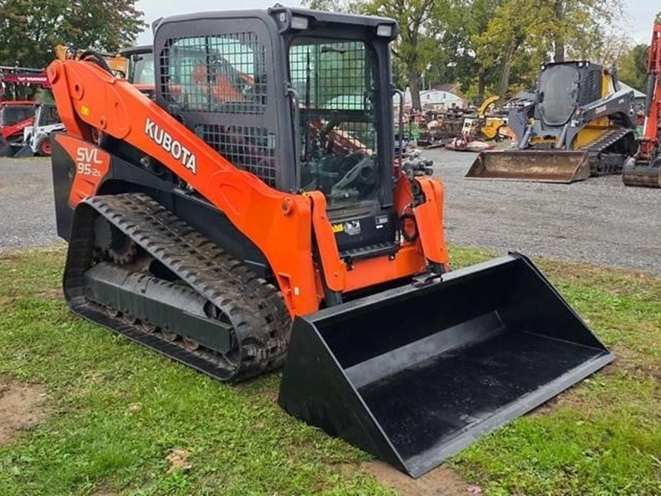 2017-kubota-svl95-2s-image-2