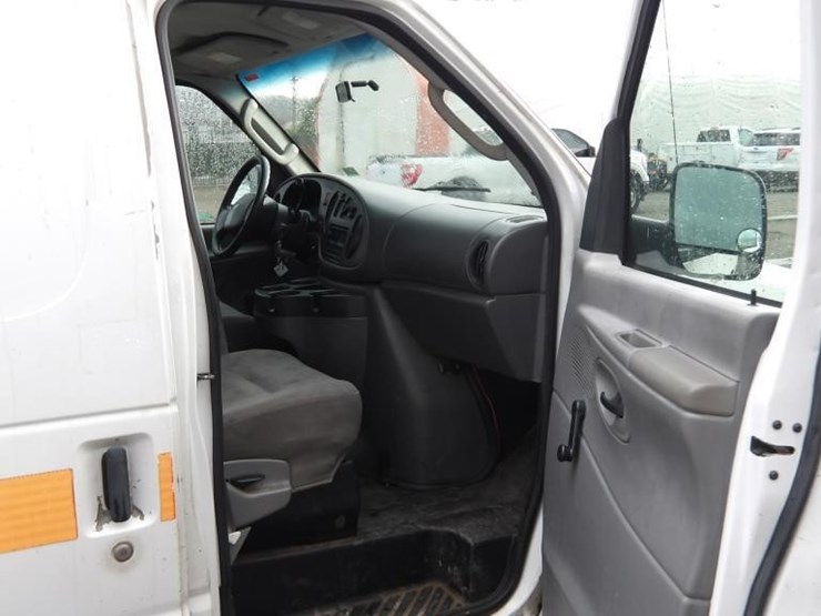 2006-ford-e350-image-14