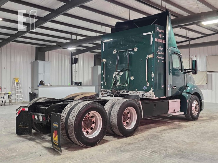 2017-kenworth-t680-image-3