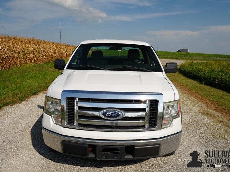 run-#7---2012-ford-f150-xl-regular-cab-pickup-image-2