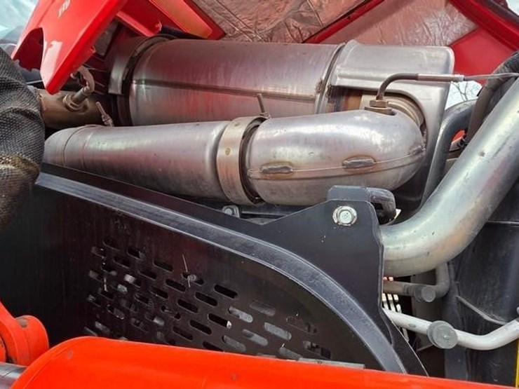 2017-kubota-m5-091d-image-50