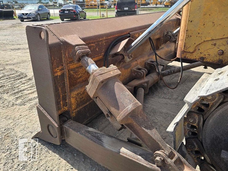 caterpillar-d6d-image-12