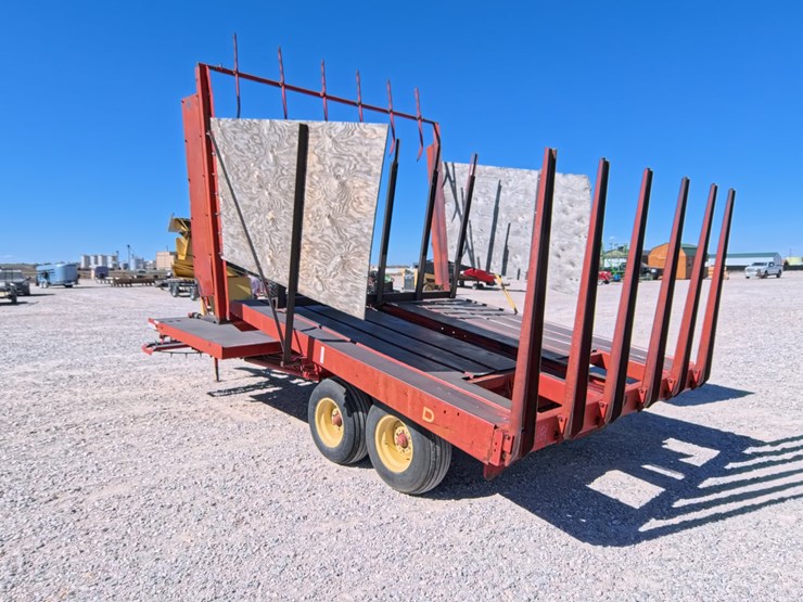 #1029-•-new-holland-1033-small-square-bale-stacker-image-3