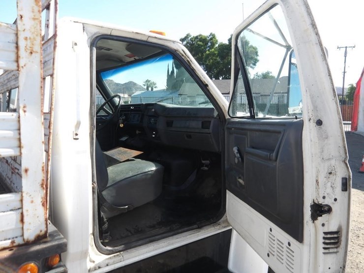 1993-ford-f700-image-14