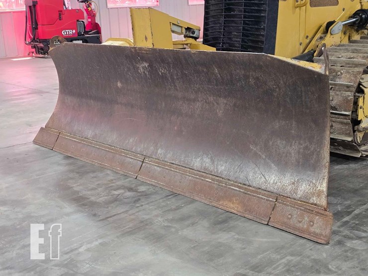 2022-caterpillar-d1-image-9