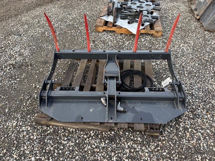 bobcat-bolt-on-55"-utility-grapple-image-4