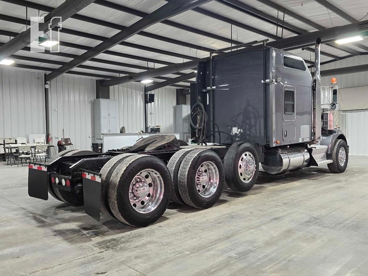 2016-kenworth-t800-image-3