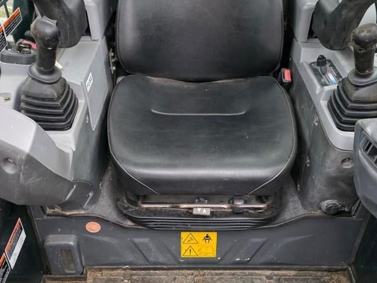 2017-kubota-svl95-2s-image-44