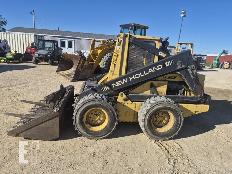 new-holland-l781-image-8