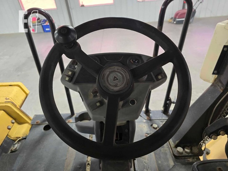 2009-caterpillar-cb54-image-17