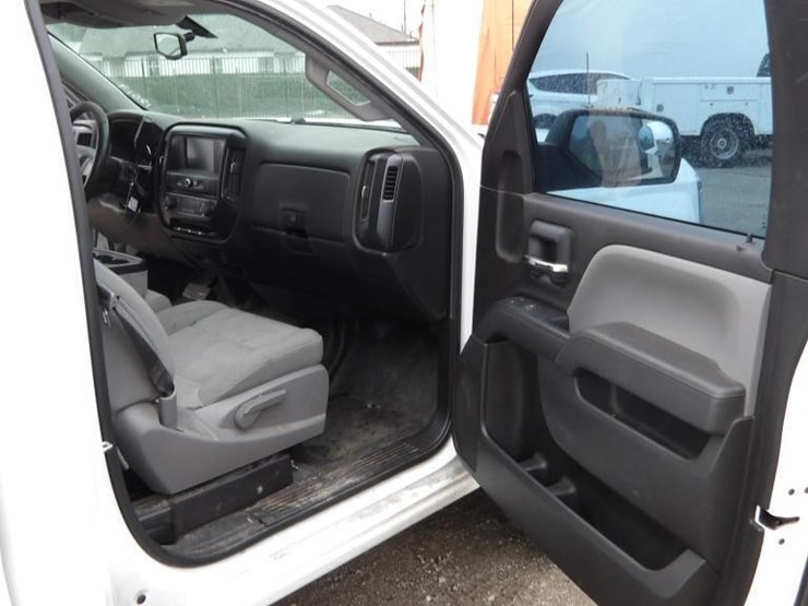 2018-chevrolet-silverado-1500-image-11