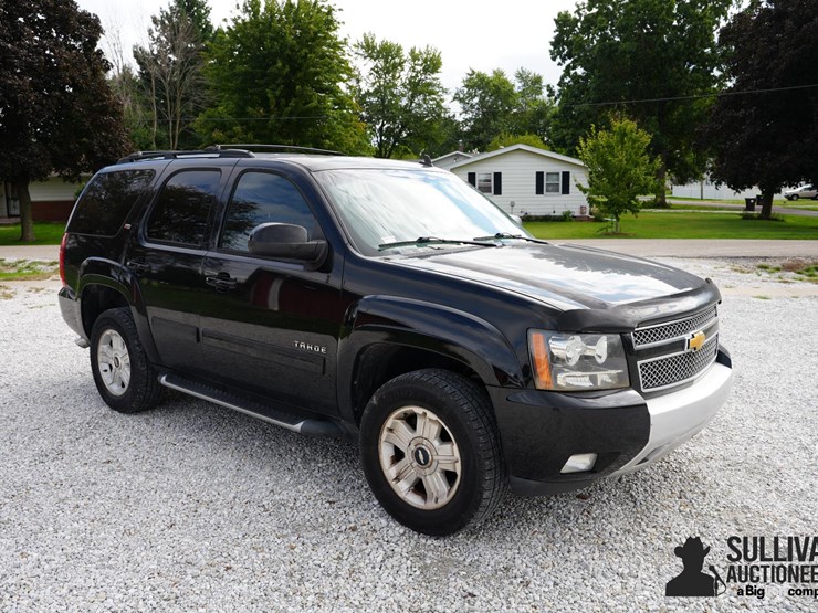run-#43---2013-chevrolet-tahoe-k1500-4x4-suv-image-3