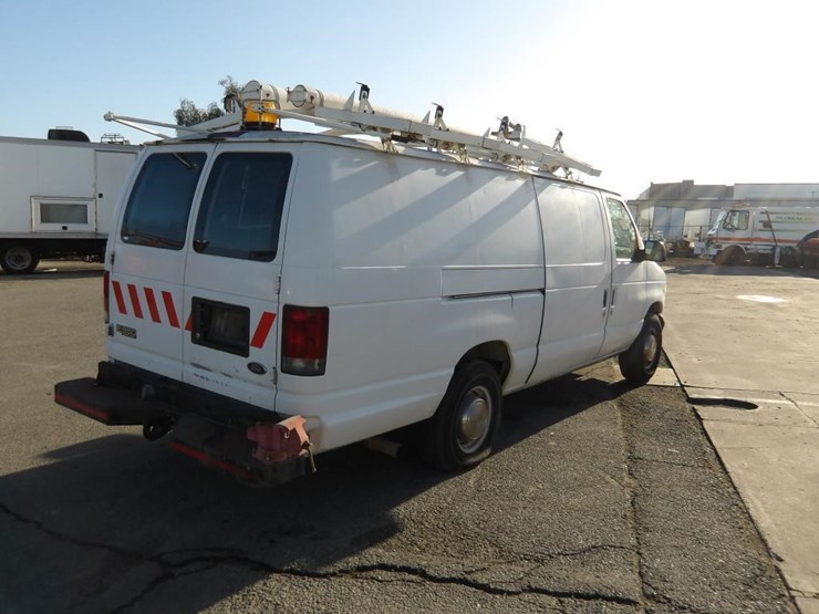 2002-ford-e350-image-4