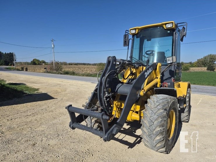2012-deere-244j-image-6