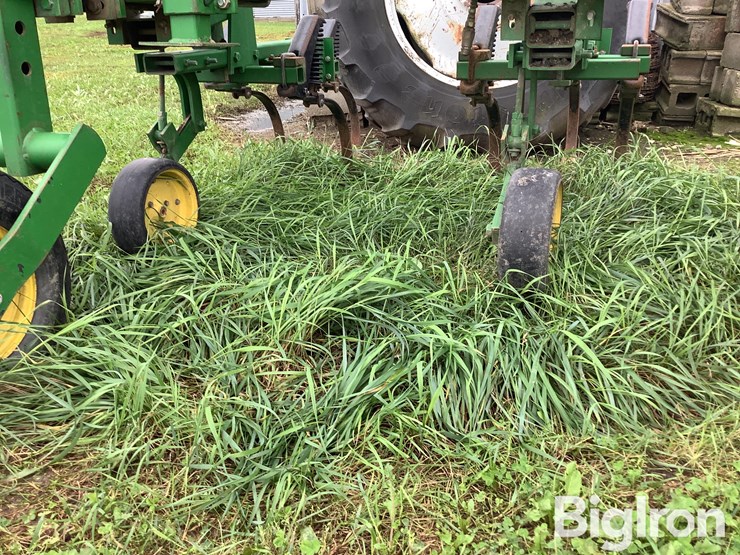 john-deere-875-8r38-rear-mount-cultivator-image-16