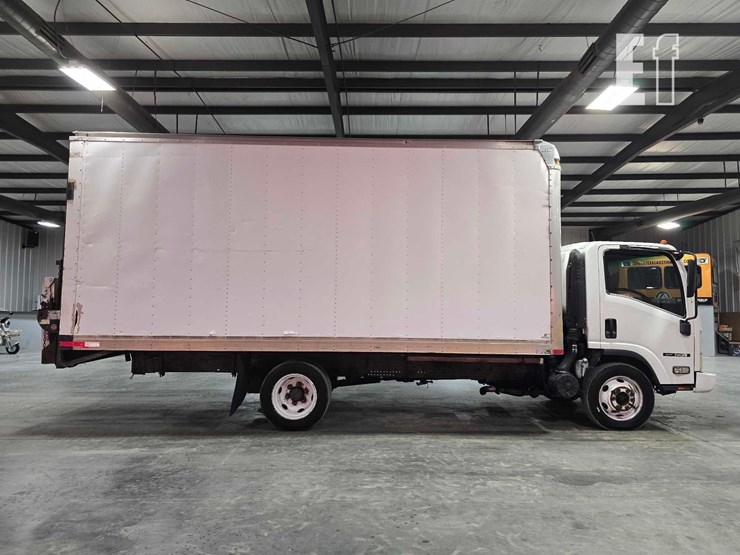 2011-isuzu-nrr-image-6