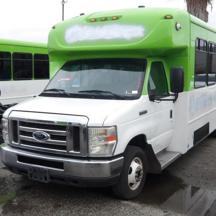 2017 FORD E450