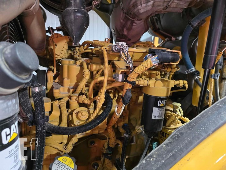 2019-caterpillar-cp44b-image-21