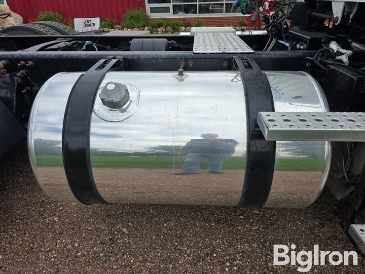 2012-freightliner-m2-112-t/a-truck-tractor-image-9