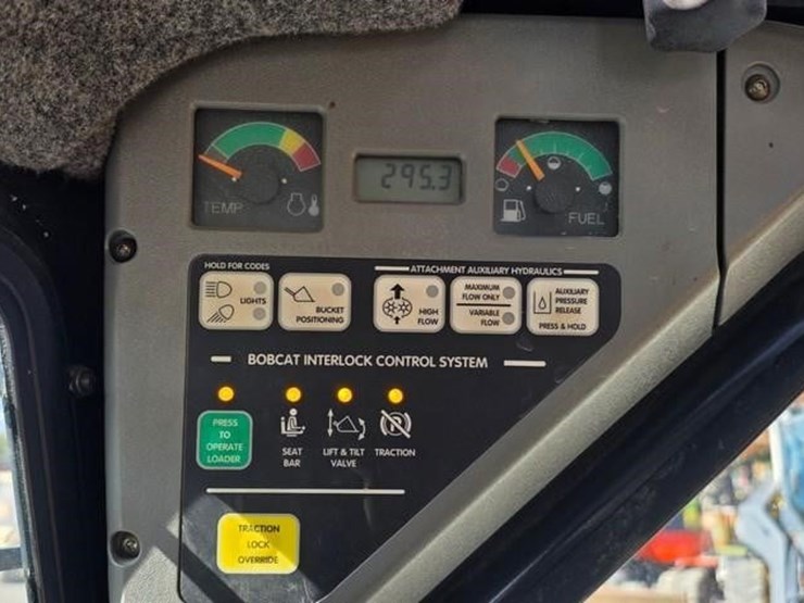 1999-bobcat-773g-image-63
