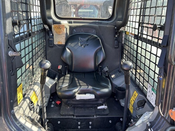 2023-bobcat-t650-skid-steer-loader-image-18