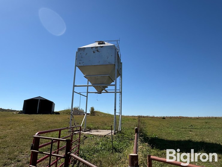overhead-feed-bin-image-8
