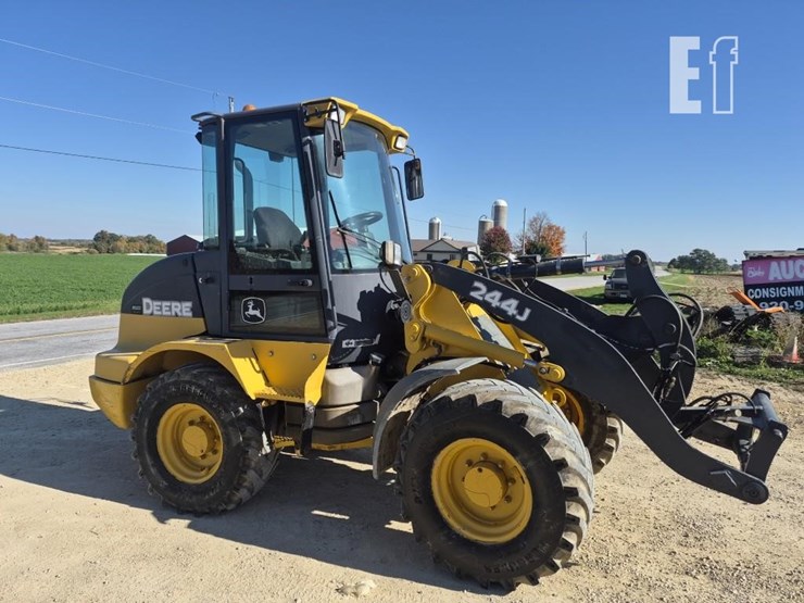 2012-deere-244j-image-4