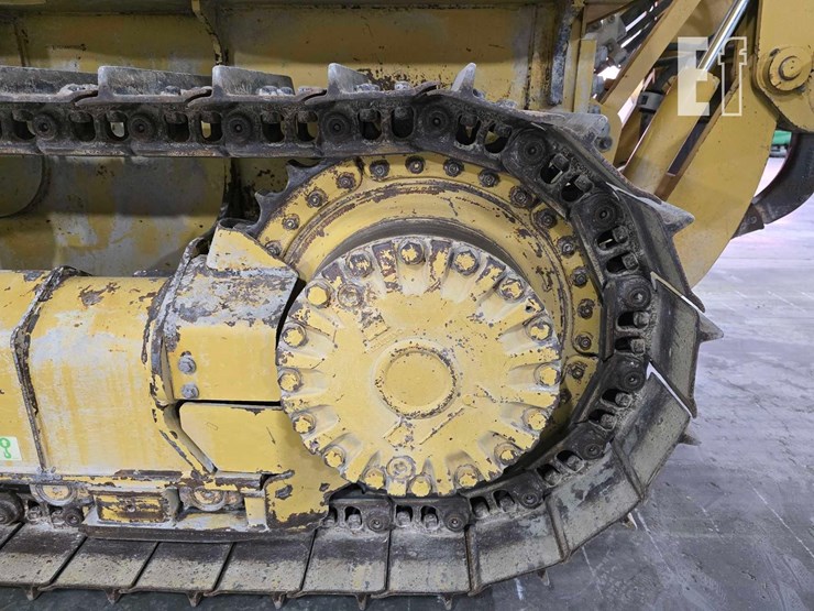 2022-caterpillar-d1-image-23