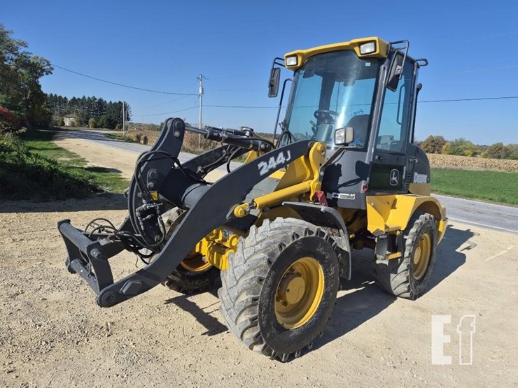 2012-deere-244j-image-5