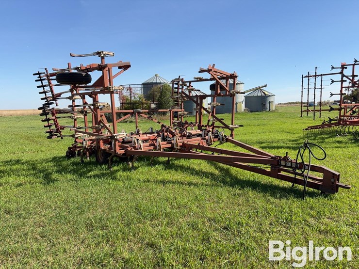 wil-rich-27’-field-cultivator-image-3