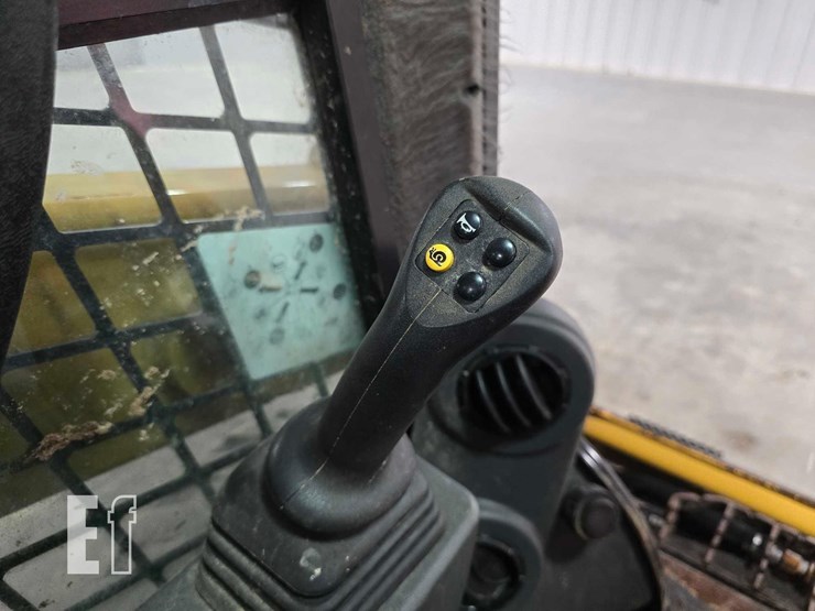 2022-caterpillar-226d3-image-15
