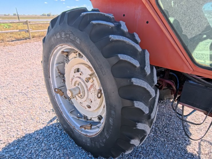 #1026-•-allis-chalmers-7000-tractor-image-59