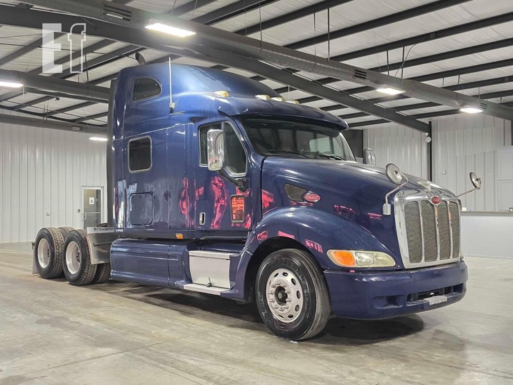 2009-peterbilt-387-image-2