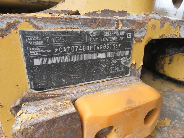 2015-caterpillar-740b-image-6