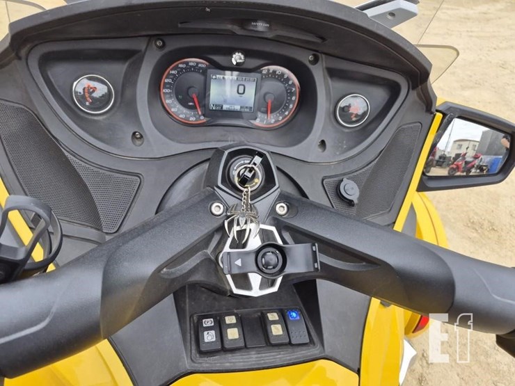 2013-can-am-spyder-rt-image-10