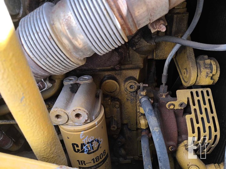 2017-caterpillar-d7e-image-40