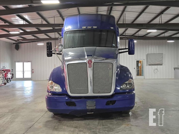 2016-kenworth-t680-image-7