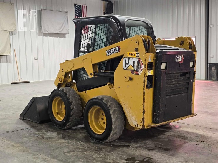 2022-caterpillar-226d3-image-4