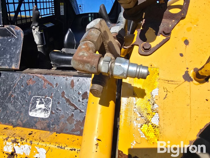 2000-john-deere-270-skid-steer-image-17