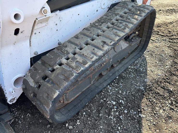 2023-bobcat-t650-skid-steer-loader-image-12