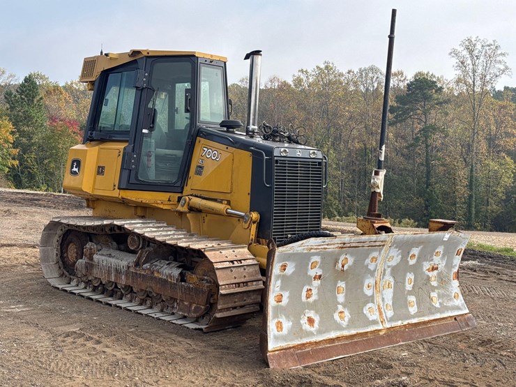 2008-deere-700j-xlt-image-9