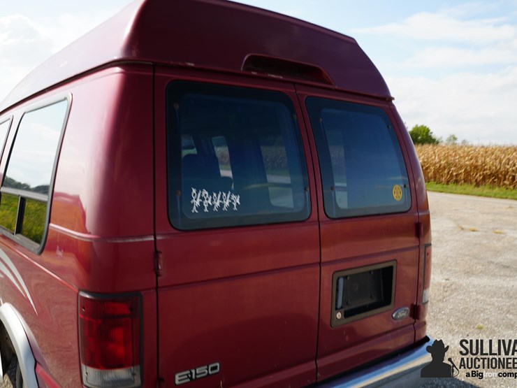 run-#22---2002-ford-conversion-chariot-van-image-20