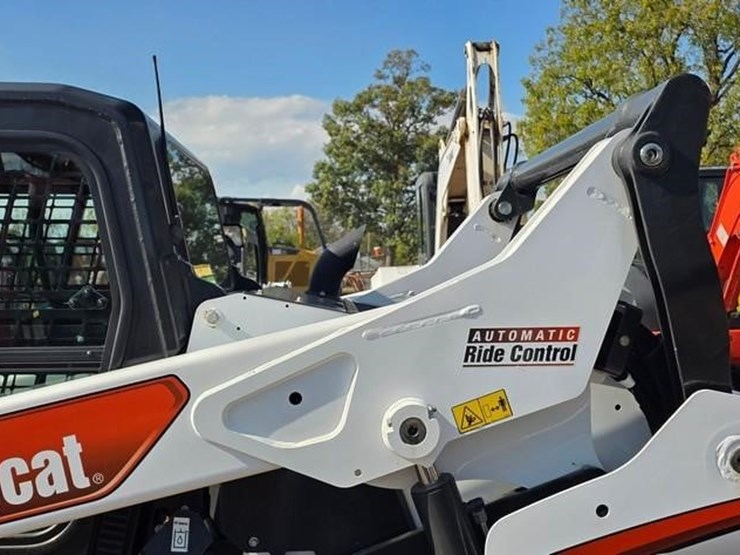 2020-bobcat-s76-image-25