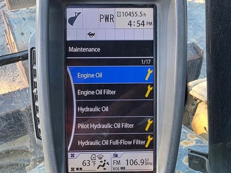 2015-deere-135g-image-87