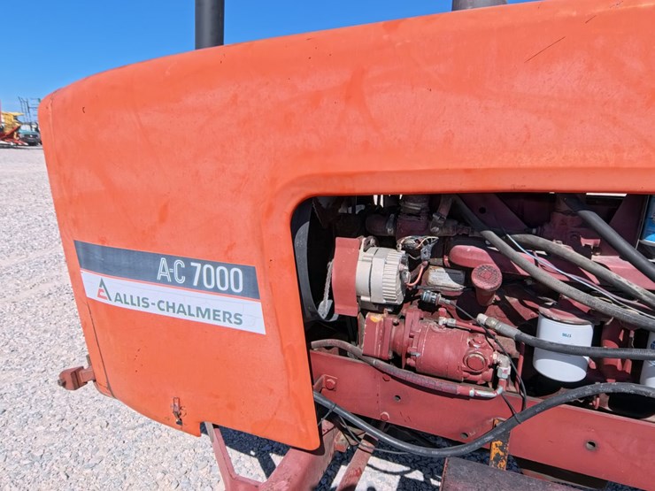 #1026-•-allis-chalmers-7000-tractor-image-18
