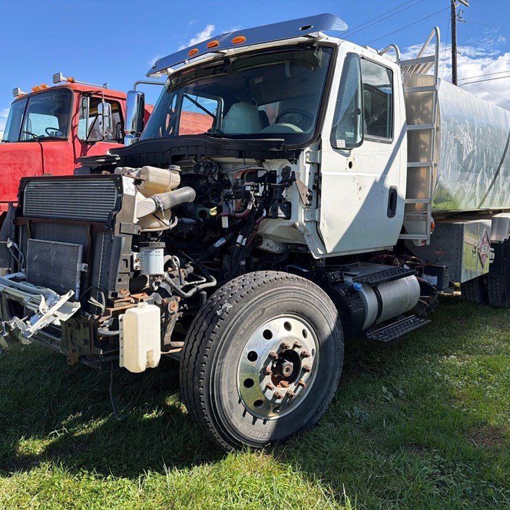 2017 INTERNATIONAL DURASTAR 4400